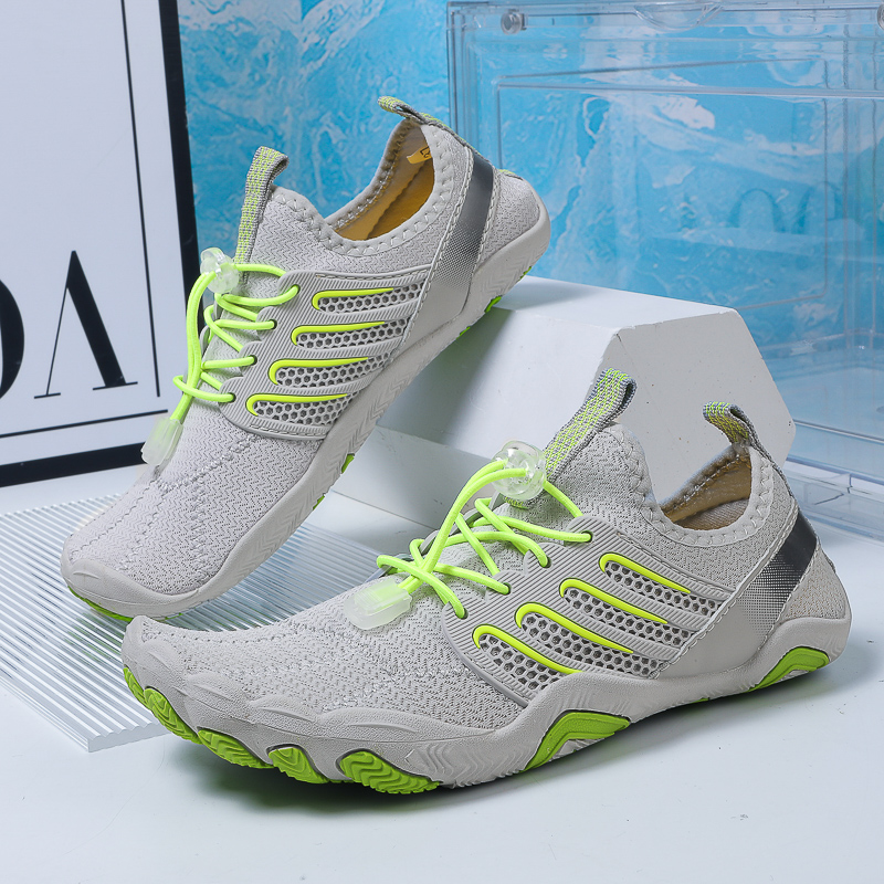 New Men Water Shoes Aqua Shoes - Fishing Boat Trailer recensione e prezzo